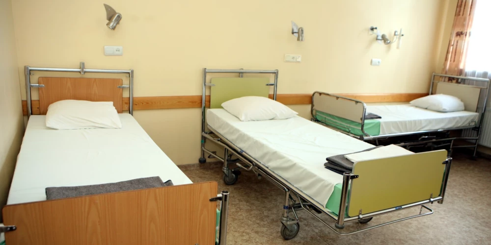 Бауской больницей были выявлены нарушения в работе врача, ранее отстраненного от обязанностей после жалоб пациентов.