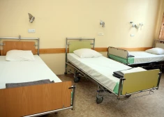 Скандал в Бауской больнице: врач уволена после жалоб пациентов и внутренней проверки