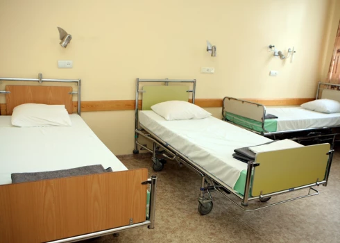 Бауской больницей были выявлены нарушения в работе врача, ранее отстраненного от обязанностей после жалоб пациентов.