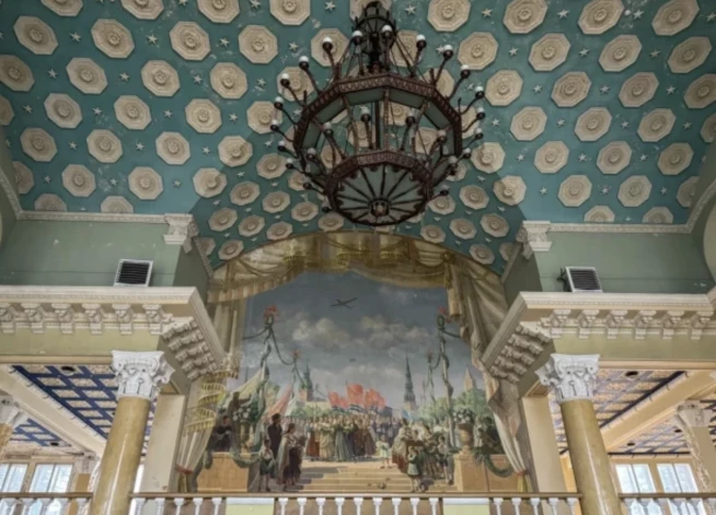 Interjers ēkas iekšpusē.