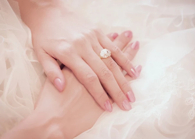 Viņai apnika gaidīt princi baltā zirgā, tāpēc viņa apprecēja sevi