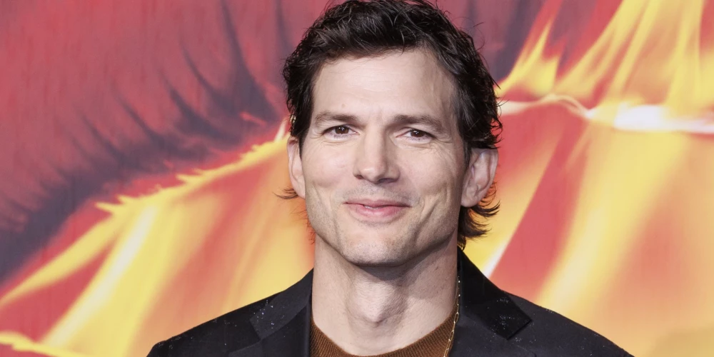 Amerikāņu aktieris Eštons Kačers.