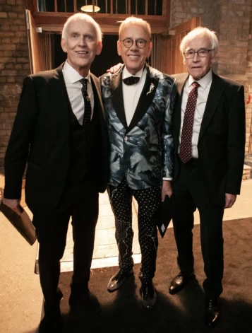 2019. gada 19. oktobrī Hanzas peronā ar krāšņu koncertu savu 70 gadu jubileju svinēja slavenais šefpavārs Mārtiņš Rītiņš, ar kuru kopā šajā skaistajā notikumā bija arī abi brāļi (attēlā no kreisās) Andrejs un Jānis.