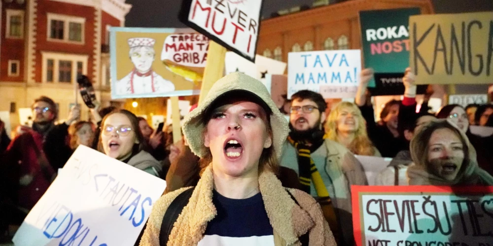 На протесте против выхода из Стамбульской конвенции в Риге.