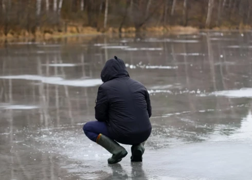 Lazdonietis Ivars Bērziņš izglābis ledū ielūzušu makšķernieku.