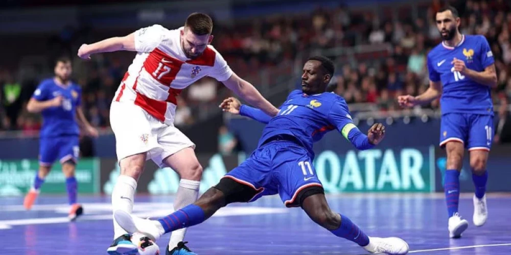 Francija un Horvātija spēlē neizšķirti Rīgā Eiropas čempionāta telpu futbolā pirmajā mačā.