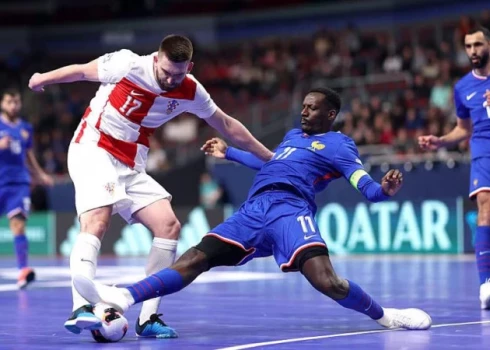 Francija un Horvātija spēlē neizšķirti Rīgā Eiropas čempionāta telpu futbolā pirmajā mačā.
