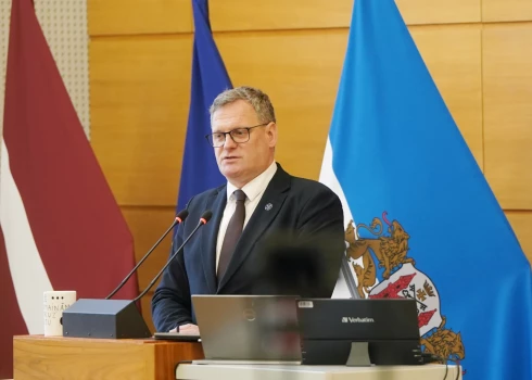 Rīgas domes priekšsēdētājs Viesturs Kleinbergs norāda, ka šī gada budžetā uzsvars likts uz drošu, veselīgu un gudru galvaspilsētu.