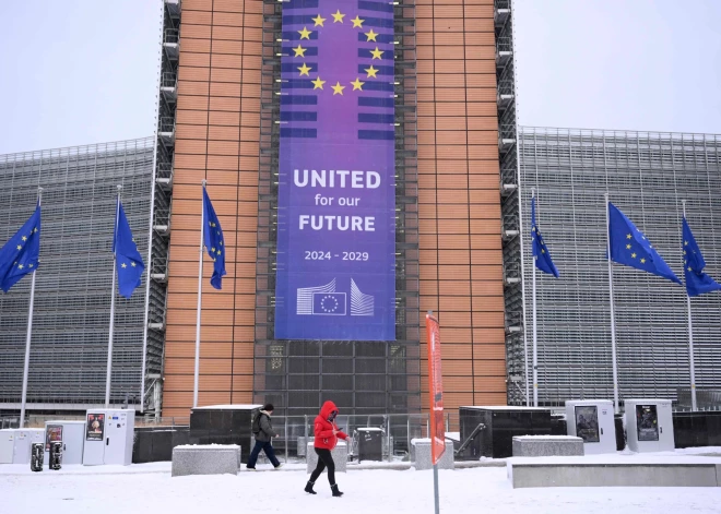 Tramps draud Eiropai ar tarifiem, Eiropas līderi Briselē gatavos atbildi