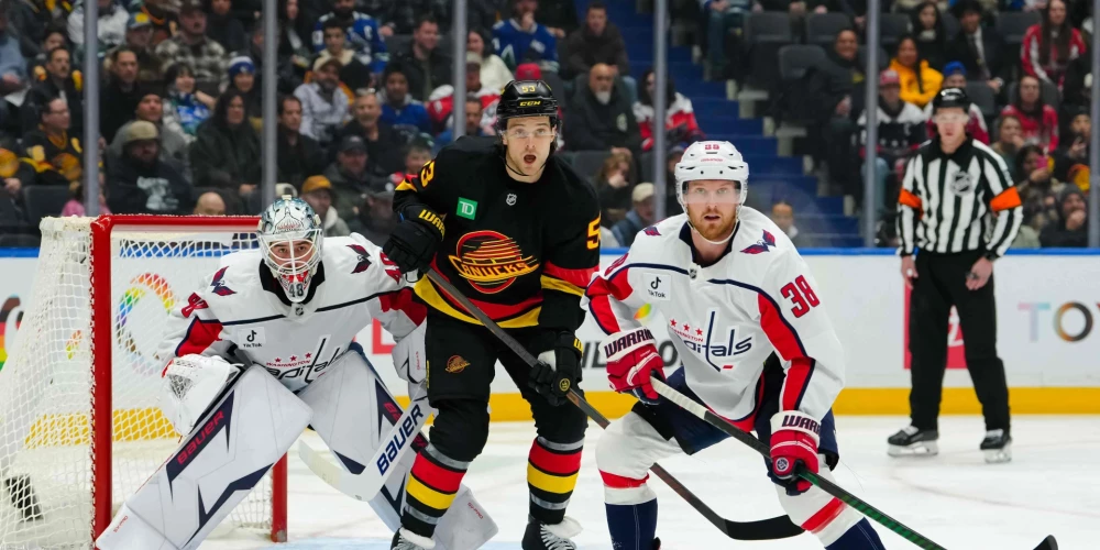 Teodors Bļugers (vidū) atgriezies pēc trīs mēnešu pauzes!