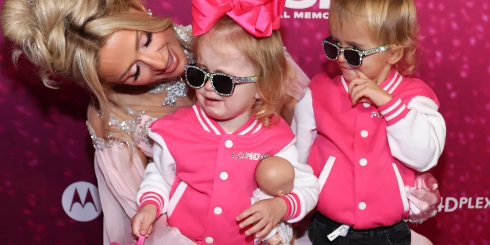 Пэрис Хилтон с детьми.