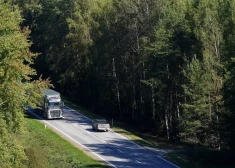 Satiksmes ministrs: zemniekiem auto ceļu lietošanas nodeva nebūs jāmaksā deviņus mēnešus gadā 