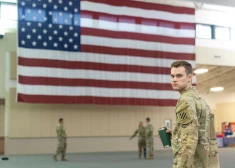 ASV paziņo, ka grasās no NATO struktūrām Eiropā izņemt aptuveni 200 darbiniekus