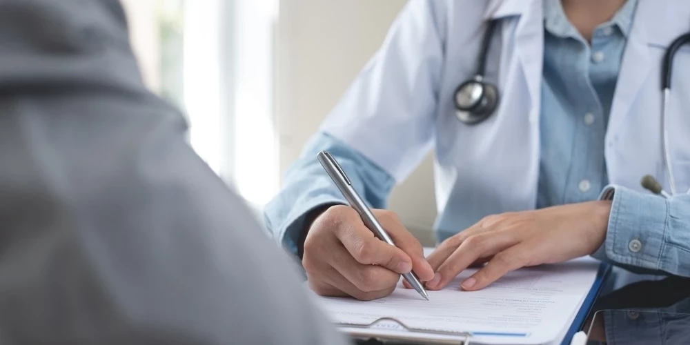 Медицинская страховка - лучший подарок.