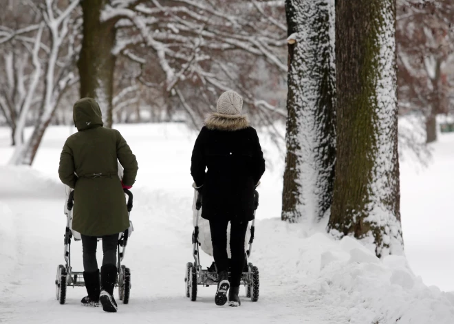 Rīga paplašina atbalstu jaunajiem vecākiem