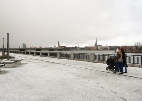 Оценить красоту новой набережной можно будет летом.