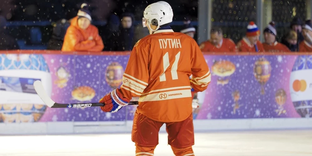 Главный российский хоккеист теперь предпочитает бомбить города, а не забивать шайбы.