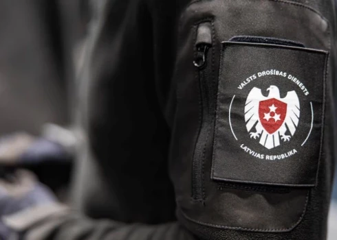 Pērn vasarā aizturētais spiegs atzinis vainu un noslēdzis vienošanos par sešu gadu cietumsodu.