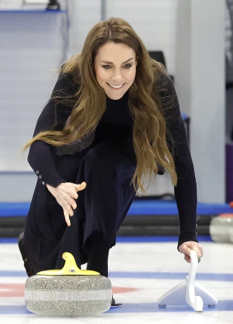 Fani jūsmo, ka princese spēlē kā profesionāle.