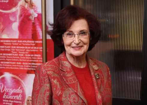 Olga Dreģe uzsver, ka lēmumu turpināt darbu ārštatā pieņēmusi labprātīgi.