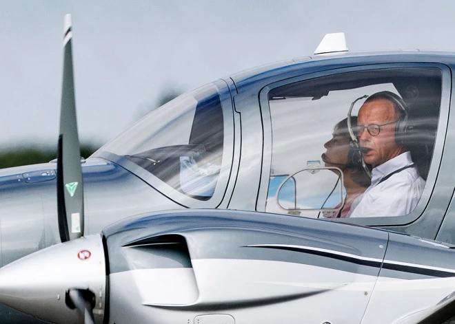 Vācijā mēģināts sabojāt kanclera Merca privāto lidmašīnu