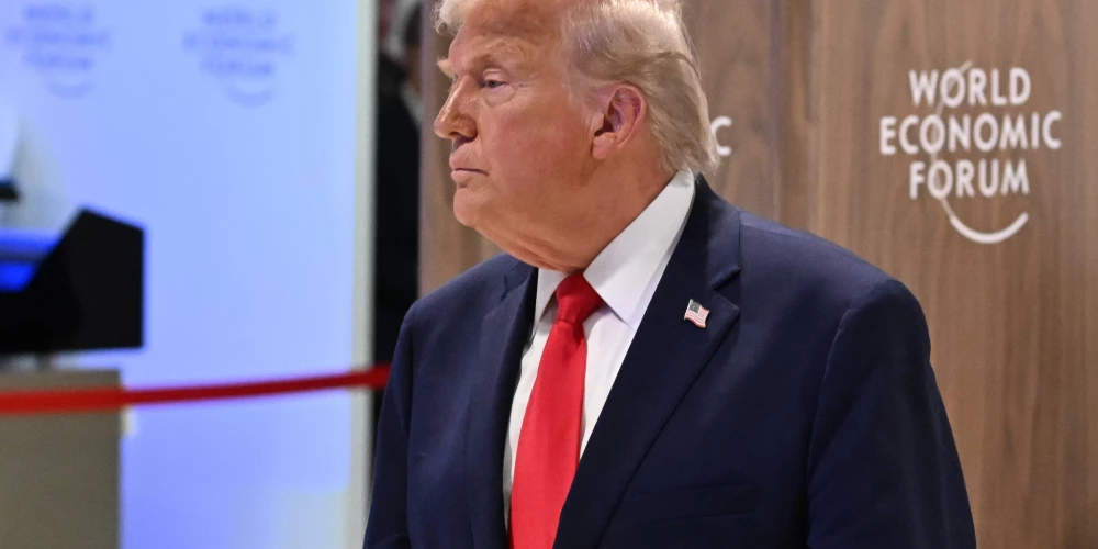 Donalda Trampa runa ikgadējā Pasaules ekonomikas forumā Davosā bija visas pasaules visvairāk gaidītais notikums, diemžēl patiesības un pārbaudītu fakta tajā nebija daudz.