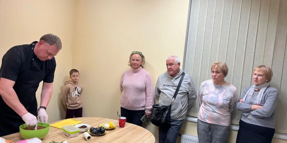 Meistarklases laikā varēja apgūt divu latviešu tradicionālo ēdienu – “Irbītes” un “Rupjmaizes kārtojums” – pagatavošanu.