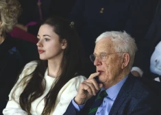 FOTO: sirsnīgā gaisotnē aizvadīts pirmais maestro Raimonda Paula jubilejas koncerts