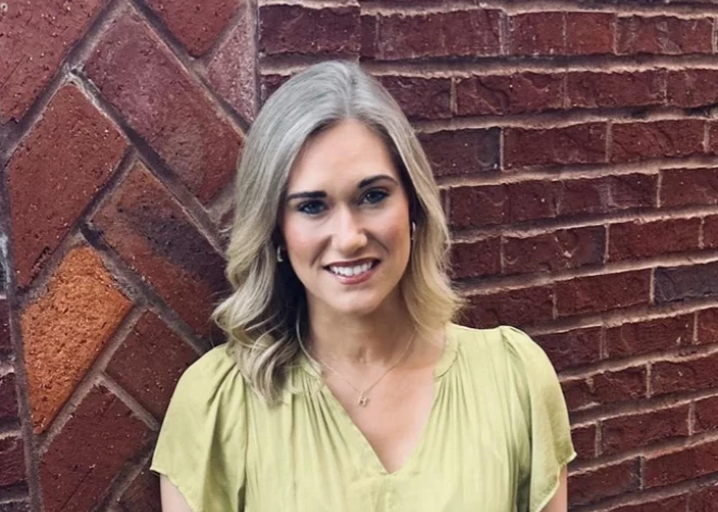 "Atlicis dzīvot tikai dažas stundas!" Jaunās māmiņas noslēpumainā slimība izrādās viņas vīra roku darbs