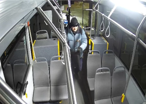 Policija Valmierā meklē vīrieti saistībā ar noziedzīgu nodarījumu.