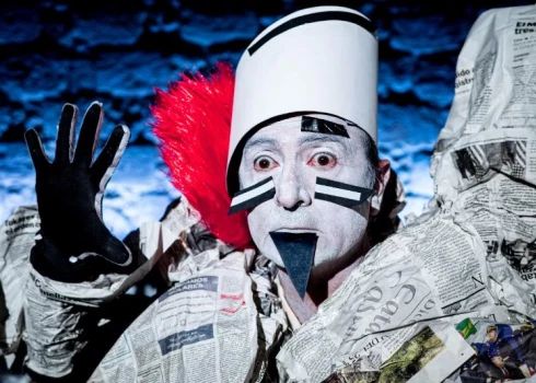 Rīgā būs skatāms iestudējums “UBU” – leģendārā amerikāņu režisora Roberta Vilsona projekts.