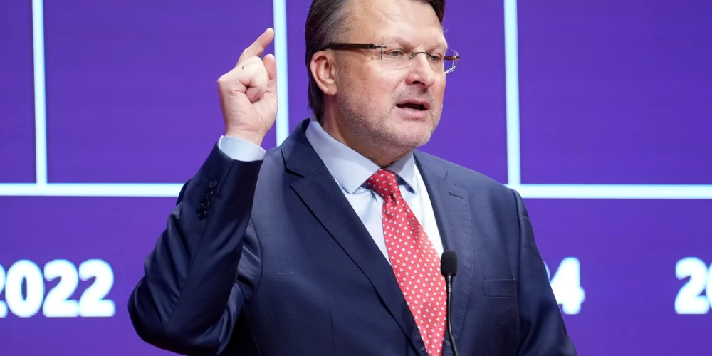 Шлесерс выступил против спектакля об историческом событии 2011 года.