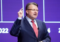 Искусство или политика? Шлесерс просит KNAB запретить спектакль театра Dailes