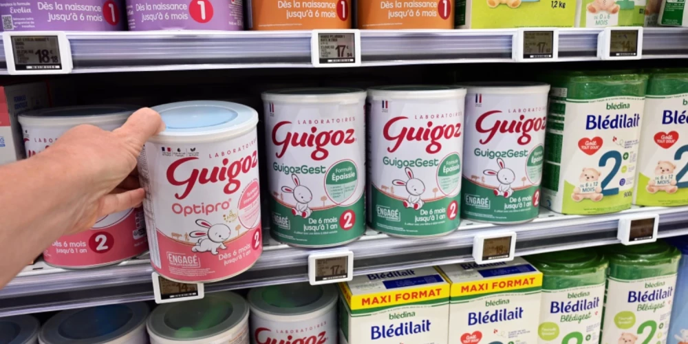 Populārākie zīdaiņu pārtikas uzņēmumi spiesti atsaukt savu produkciju.