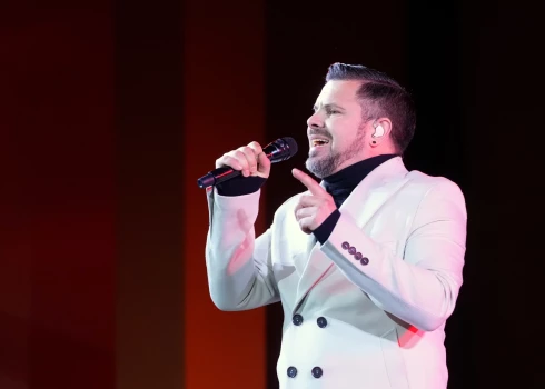 Dziedātājs Intars Busulis. 