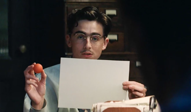 Timotijs Šalamē filmā “Mārtijs Lieliskais”.