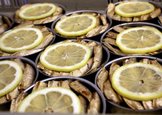 Покупайте на здоровье: Латвия отвезет арабам на пробу свои шпроты и сырки