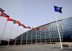 NATO plāno stiprināt austrumu flangu un gar robežām izveidot "karsto zonu"
