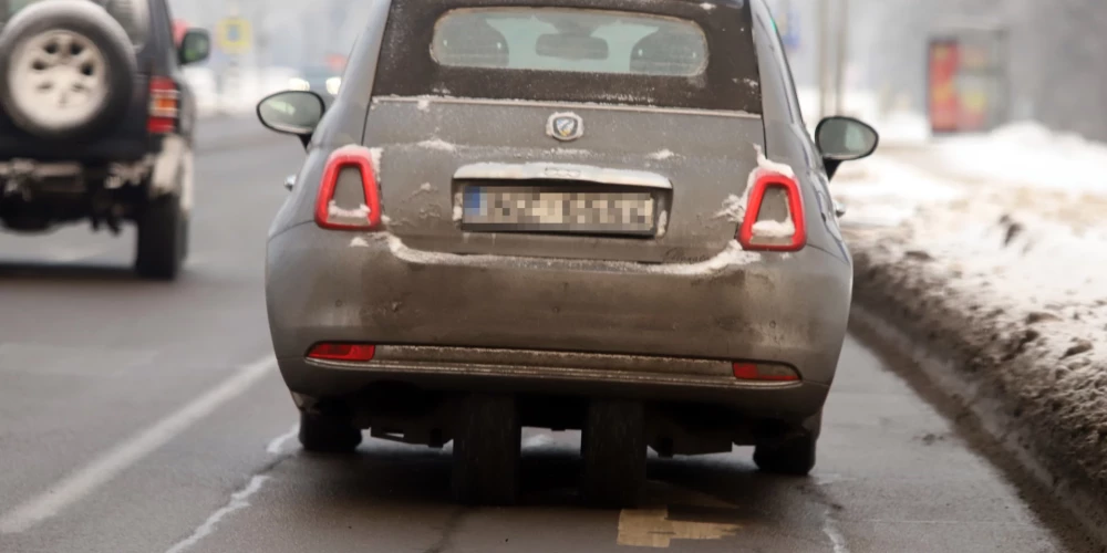 Pēdējās dienās Rīgas satiksmē uzmanīgākie autovadītāji un gājēji pamanījuši visai neparastu braucamrīku.