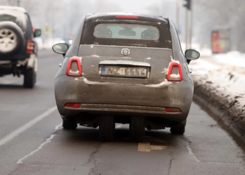 Pēdējās dienās Rīgas satiksmē uzmanīgākie autovadītāji un gājēji pamanījuši visai neparastu braucamrīku.