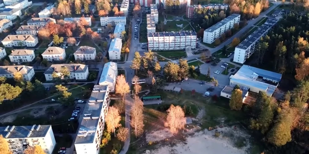 Vangažu pils;etas nosaukums ir cēlies no lībiešu vārda "vang", kas nozīmē "strauta pļava".