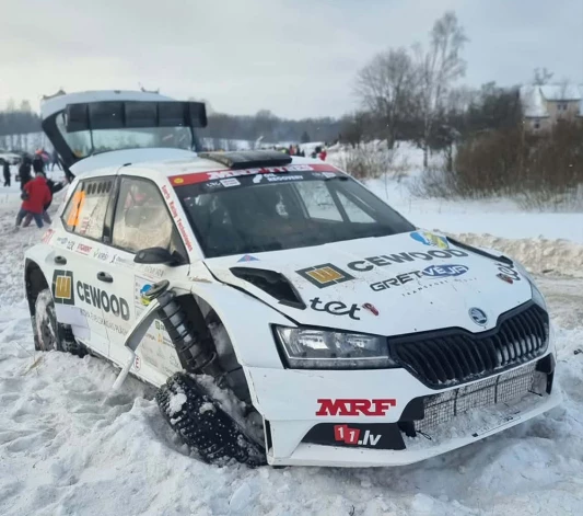 Mārtiņa Seska/Renāra Franča auto.