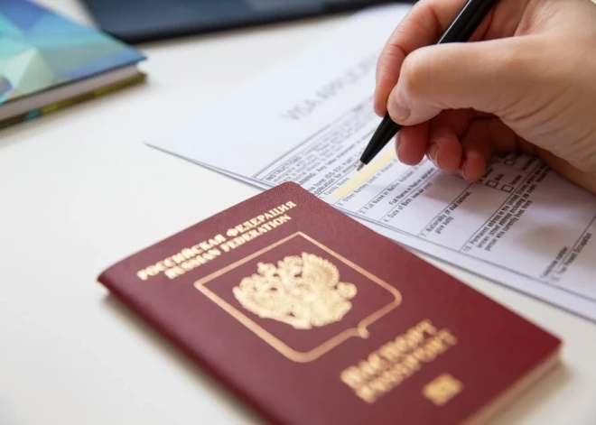 Проживающих в Латвии граждан РФ обяжут совершать одну процедуру. В противном случае - уголовное дело