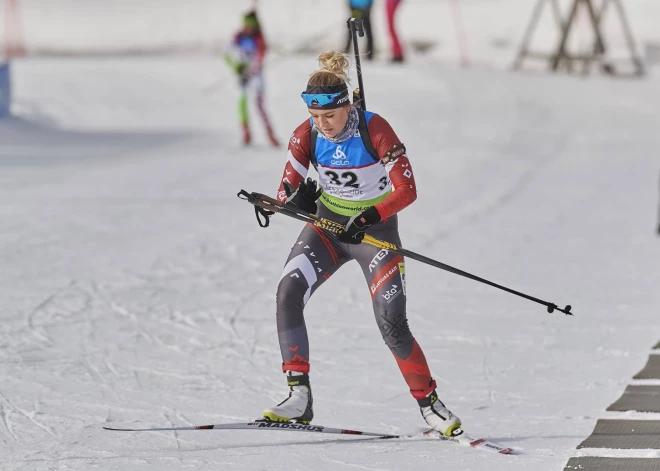 Latvijas biatlonisti Pasaules kausā jauktajā stafetē tiek apsteigti par apli