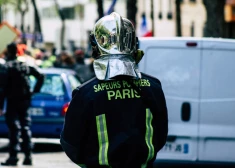 "Attapāmies stāvu zemāk": Parīzē dzimšanas dienas ballītes laikā iebrūk grīda