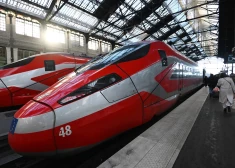 "Ar suni drīkst, ar bērnu – nē”: Francijas dzelzceļa lēmums vilcienos ieviest "bezbērnu klasi" sanikno sabiedrību