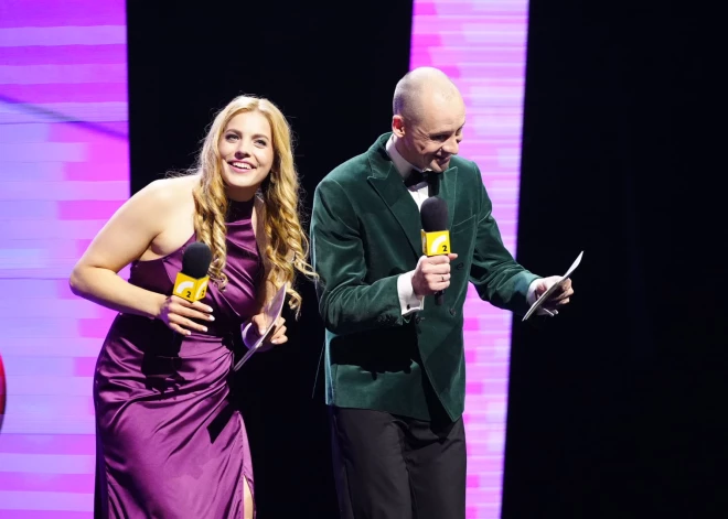 Spilgti finālistu sniegumi, krāšņs šovs un iedvesma mūzikā – tā sestdien, 24. janvārī, pavadīta Latvijas Radio 2 popa un roka dziesmu aptauja „Muzikālā banka 2025”, kur par aizvadītā gada vērtīgāko dziesmu atzīta Dona kompozīcija „Tuvums”.