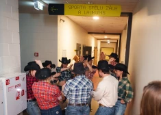 FOTO: ieskaties, kā mūziķi lustējās „Muzikālās bankas 2025” aizkulisēs