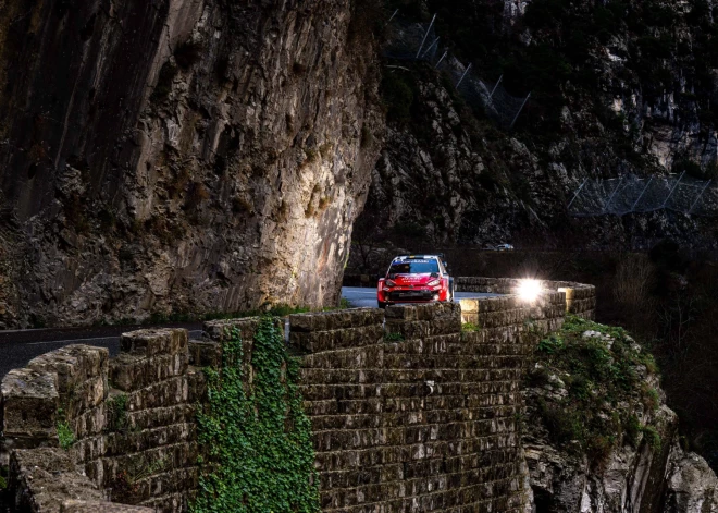 "Šis bija mans grūtākais rallijs karjerā" – Olivers Sūlbergs kļūst par jaunāko WRC Montekarlo rallija uzvarētāju