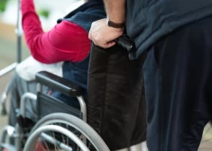 Plāno atvieglot ģimenes ārstu prakšu pārņemšanu, ļaujot vides pieejamības prasības ieviest divu gadu laikā